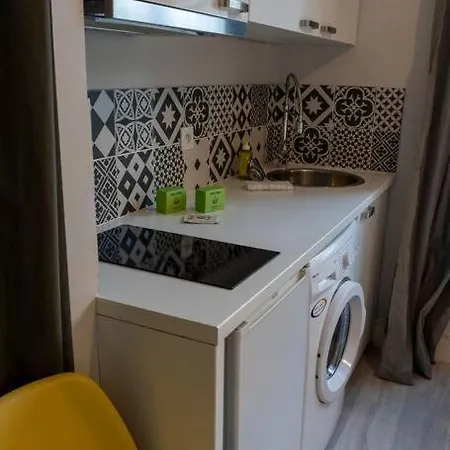 Studio Cozy Proche Du Metro Апартаменты *
